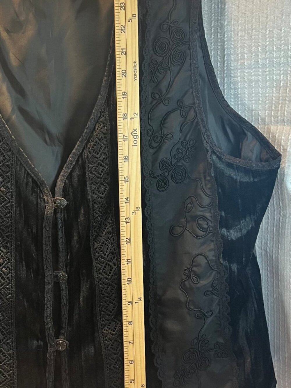 Vintage White Stag Black Embroidered Velvet Vest size XL - Picture 4 of 6